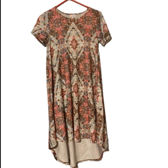 LuLaroe carly - Picture 1 of 3